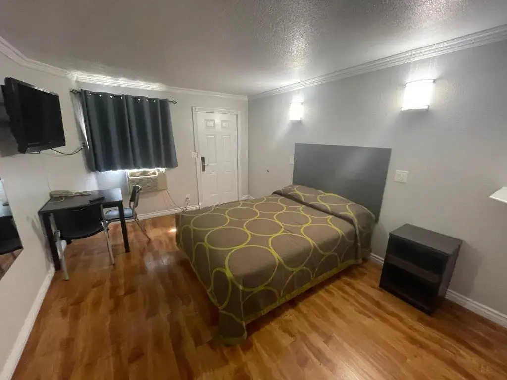 Photo - Seaway Motel