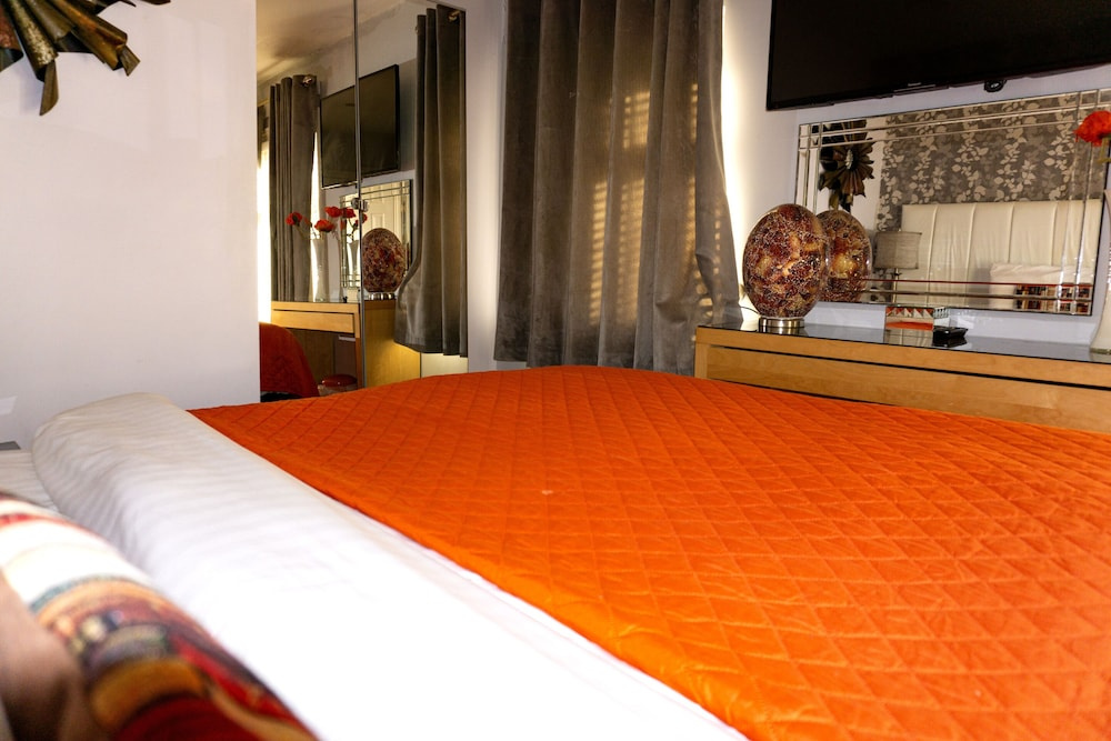 Photo - Kenley Hotel