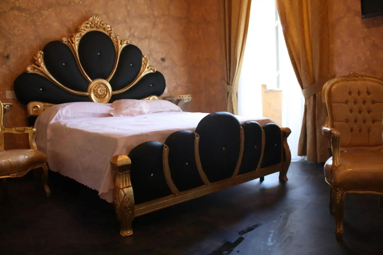 Photo - Pope's Suites