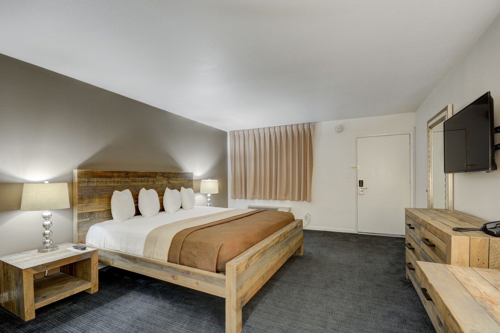 Photo - Thunderbird Boutique Hotel