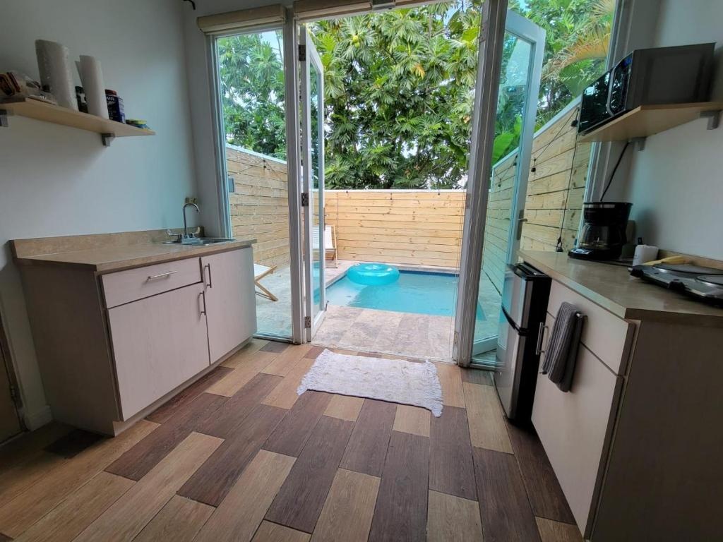 One bdr with private pool and views- Suite 2 at 413