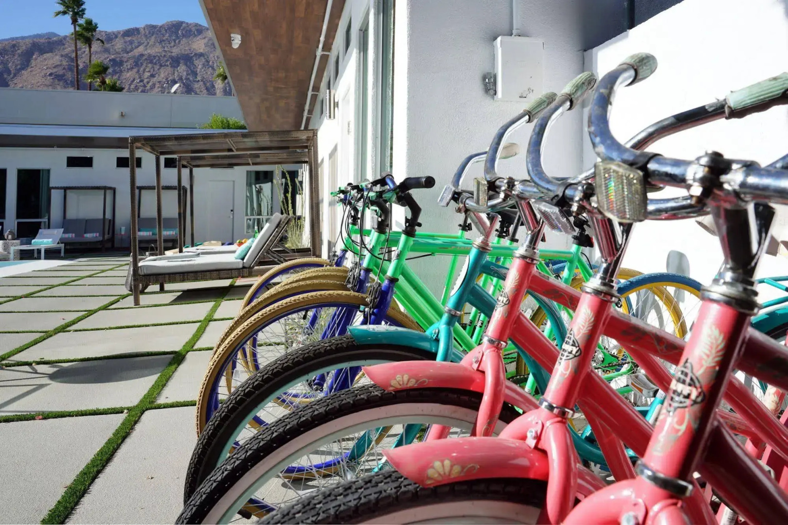 Foto - The Wesley by AvantStay Mid-Century Modern Oasis with Pool