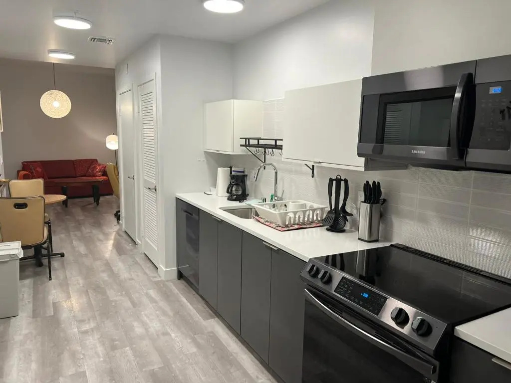 Foto - StaysPro - Hollywood Homes minutes to everything SPACIOUS AND FREE PARKING