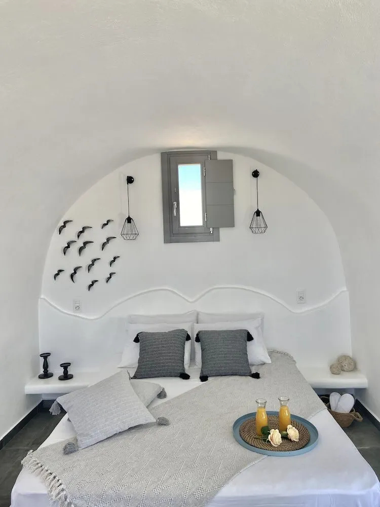 Photo - Aeron Suites