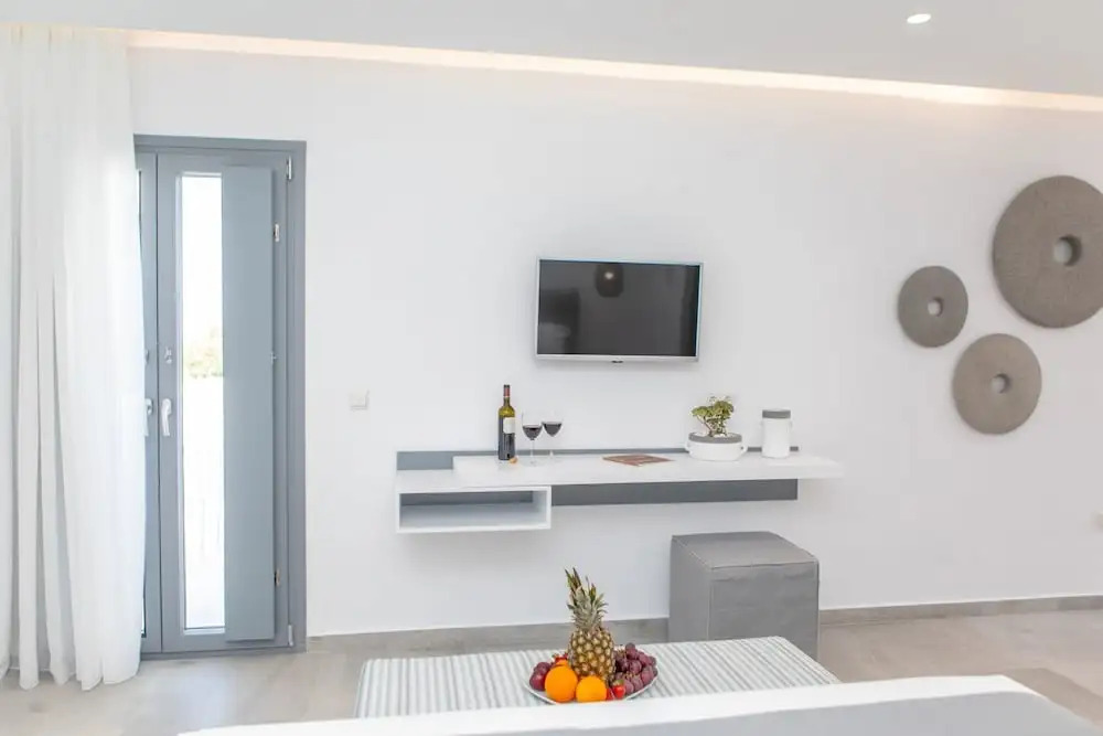 Photo - Crystal Mare Suites