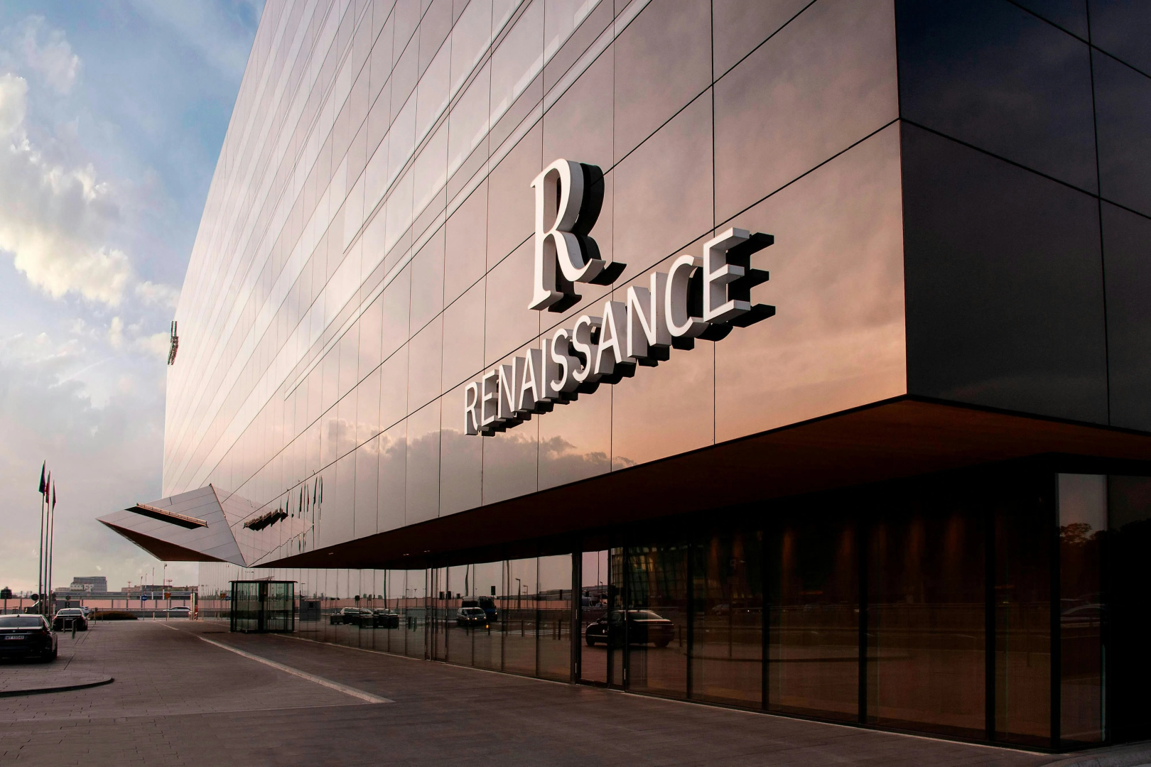Photo - Renaissance Warsaw Airport Hotel, an Marriott International