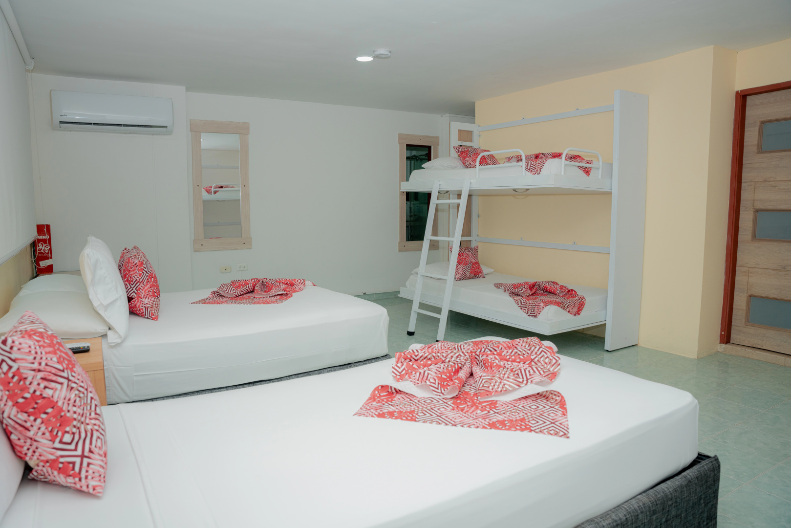 Foto - Hotel Portobahia