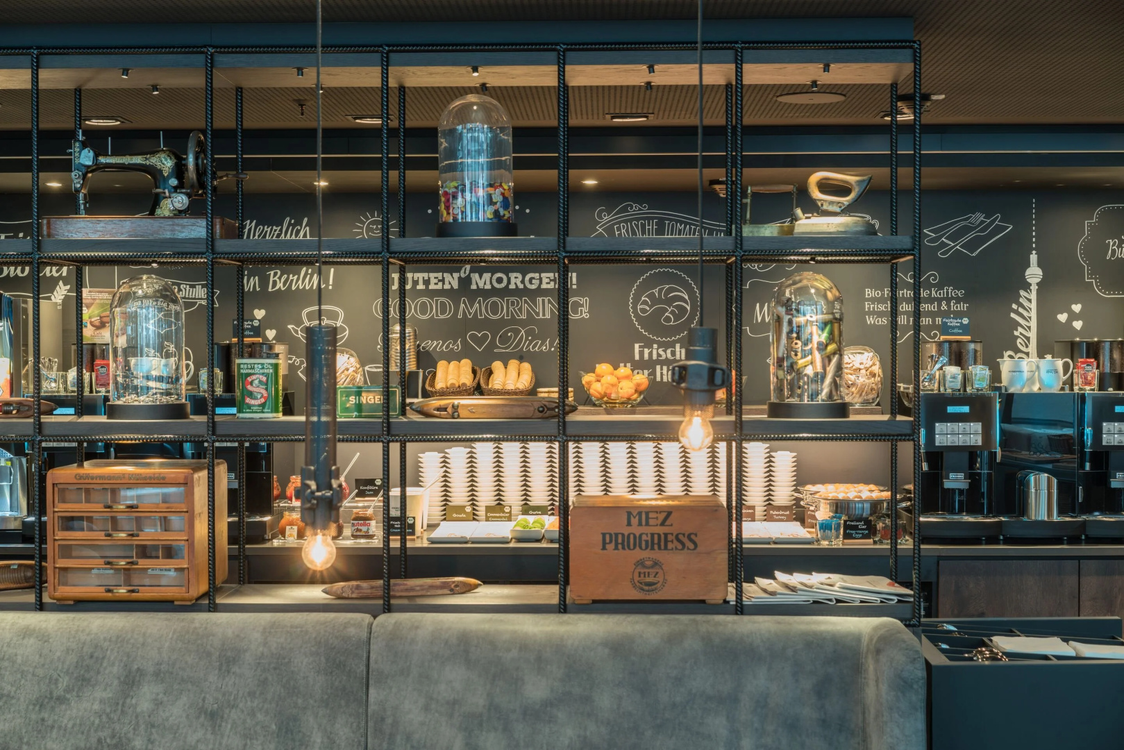 Photo - Motel One Berlin-Alexanderplatz