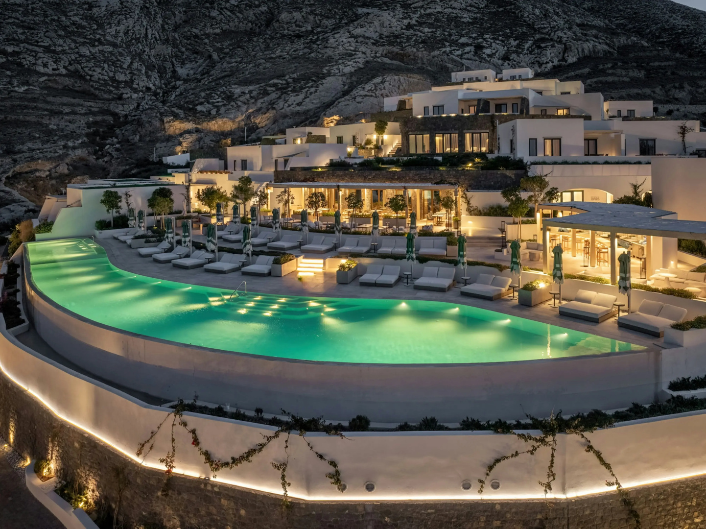 Photo - Sandblu Santorini, LXR Hotels & Resorts