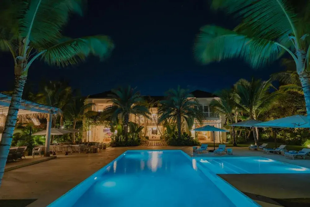 Foto - Unique lake-front 10-bedroom mansion in most luxurious resort of the caribbean