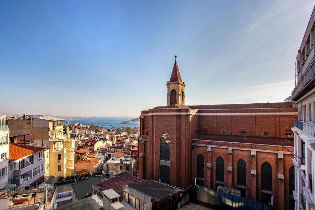Photo - West Palace Hotel