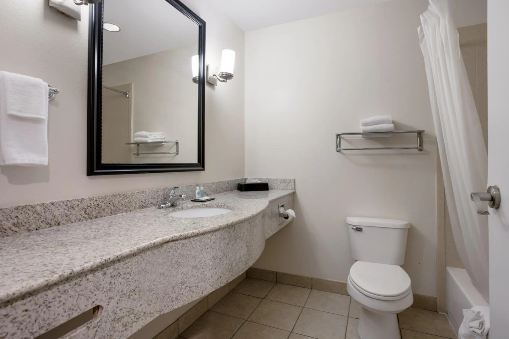 Photo - Sheraton Suites Chicago O'Hare