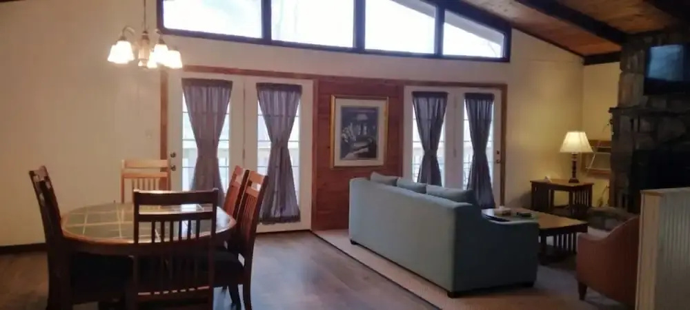 Foto - Gatlinburg Hideaway with Fireplace & Deck