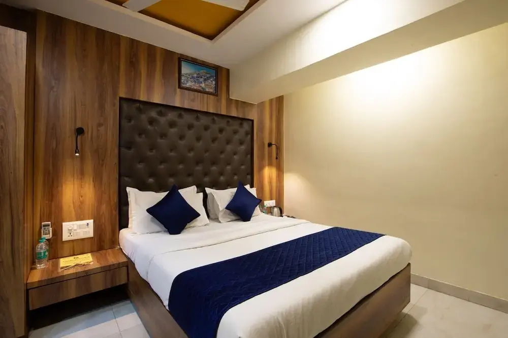 Photo - Hotel Ashyana - Near To Grant Road Station Mumbai