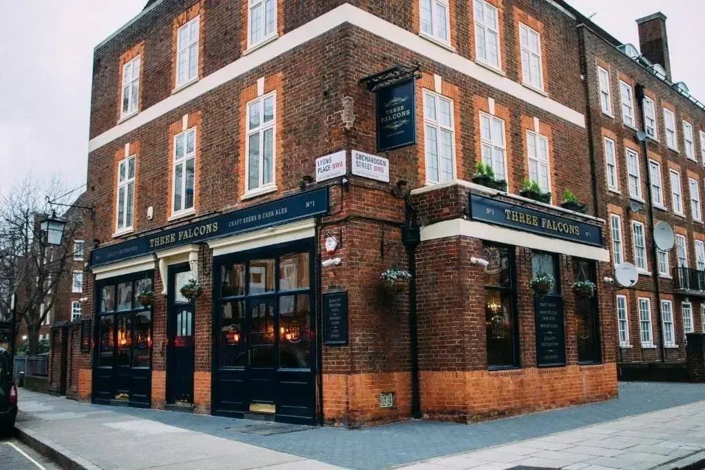 Foto - Three Falcons