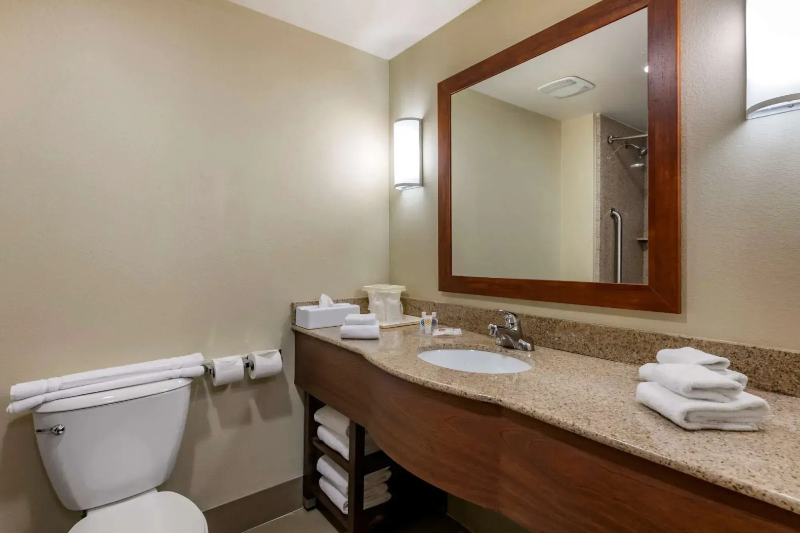 Photo - Comfort Suites Orlando Airport