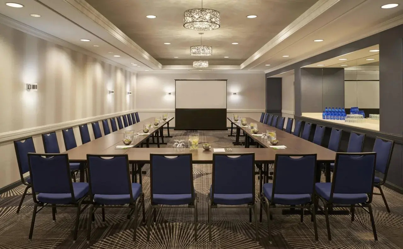 Photo - Courtyard by Marriott Toronto Downtown