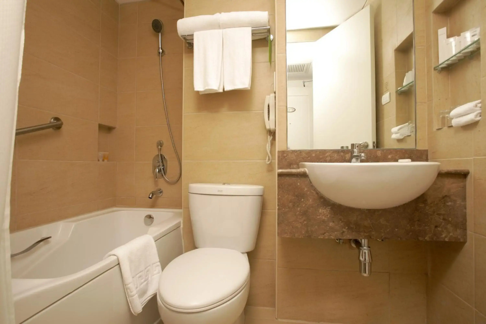 Photo - St Giles Hotel Makati