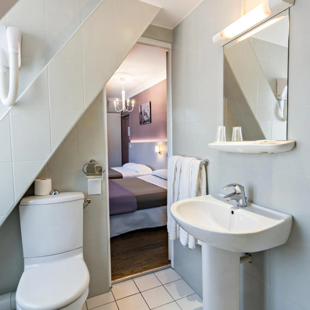 Photo - Modern Hotel
