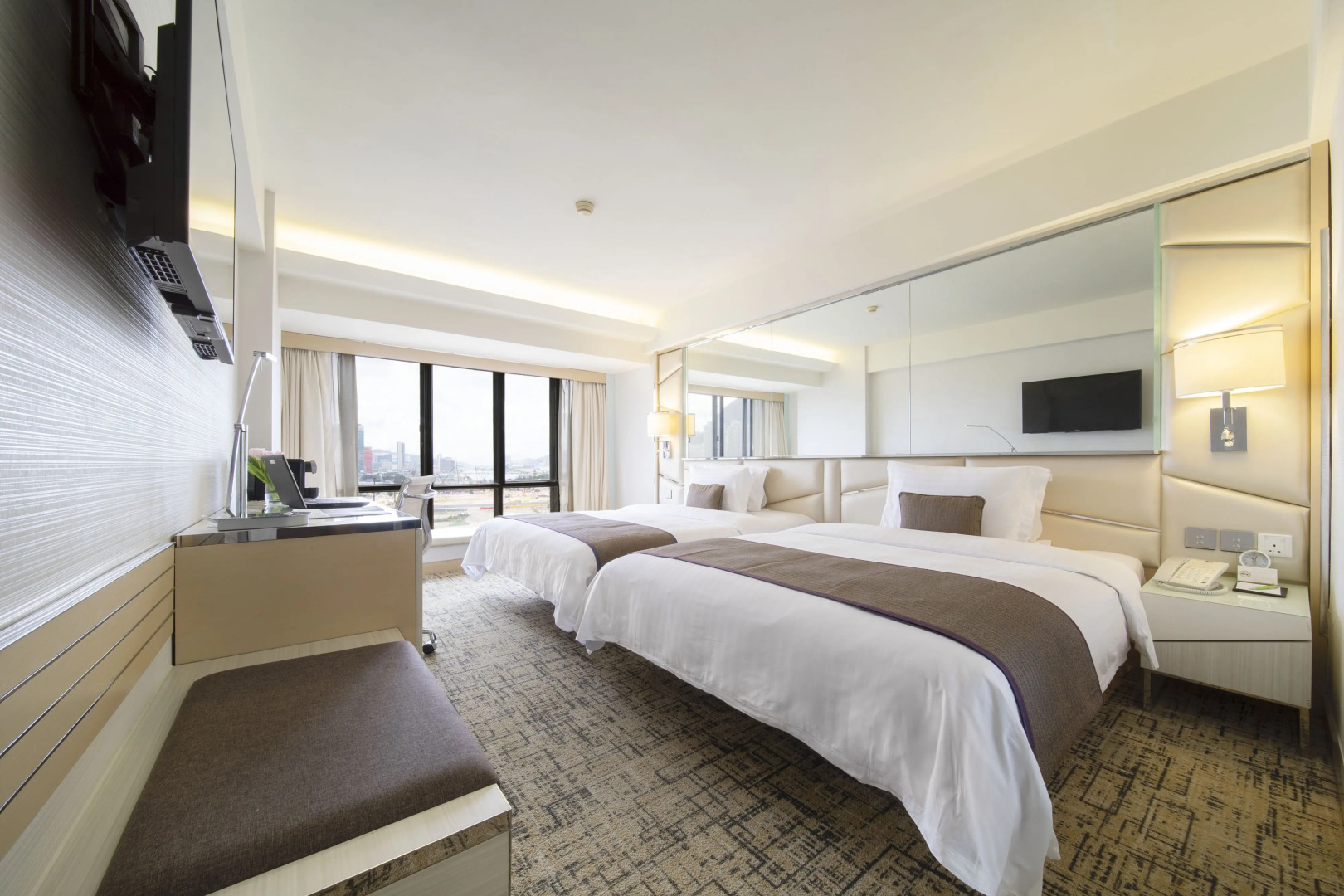 Photo - Regal Oriental Hotel