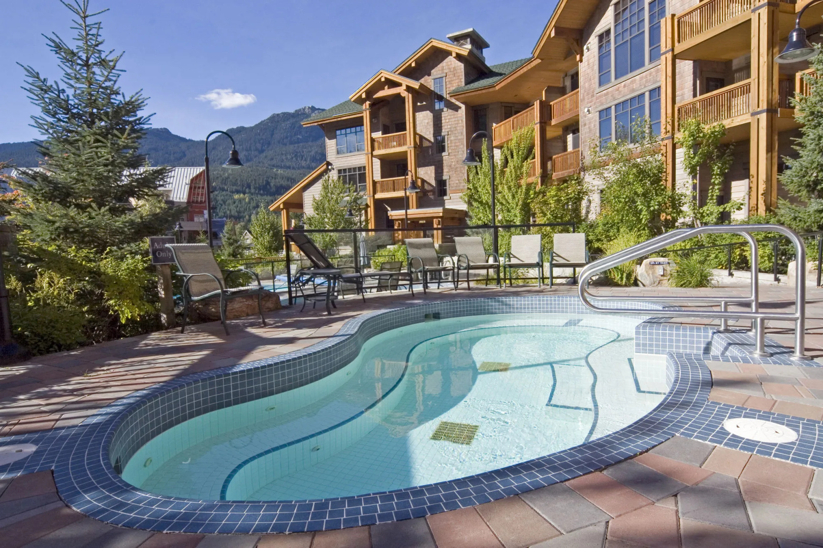 Photo - First Tracks Lodge, by Lodging Ovations