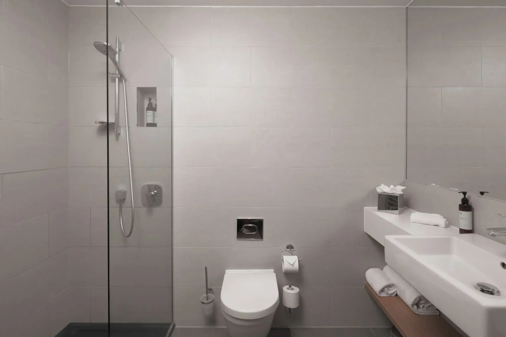 Photo - The Lincoln Suites