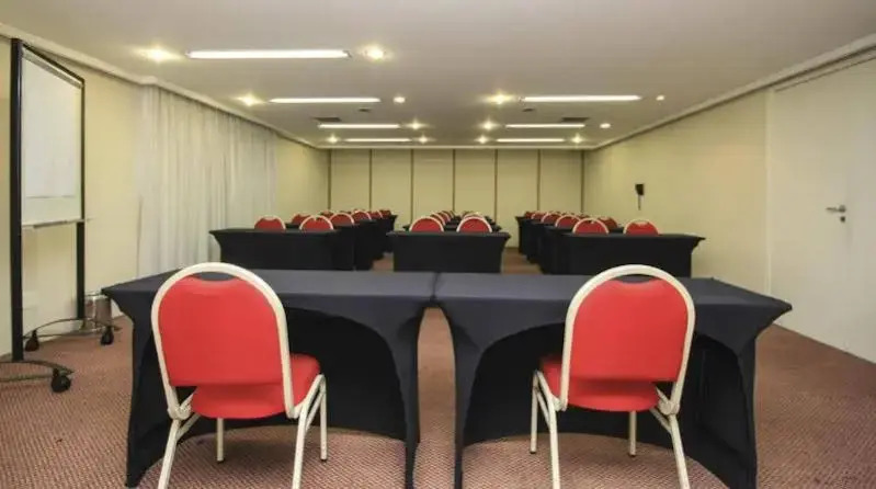 Foto - Bienal Suítes