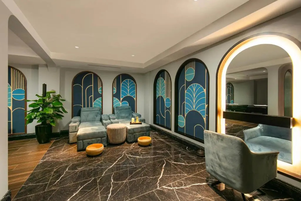 Photo - May De Ville Lakeside Hotel