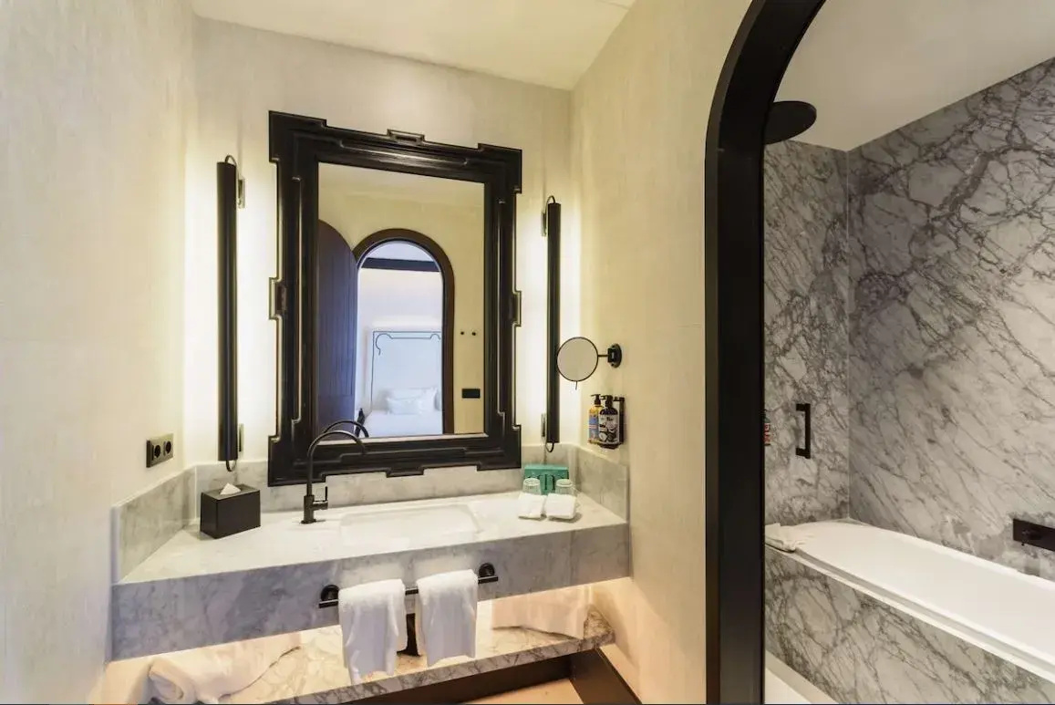 Photo - Hotel Montera Madrid, Curio Collection By Hilton