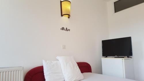 Art Theatre Caffe - River view Hotel
