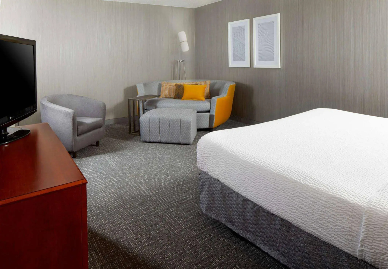 Photo - Courtyard by Marriott Edison Woodbridge