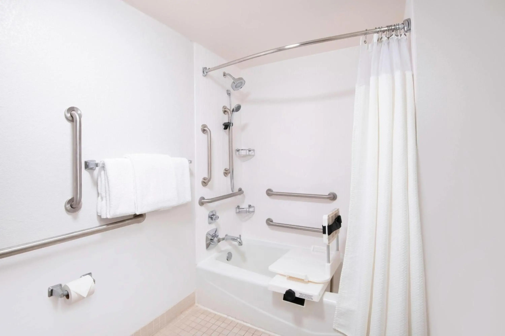 Photo - Courtyard by Marriott Savannah Midtown
