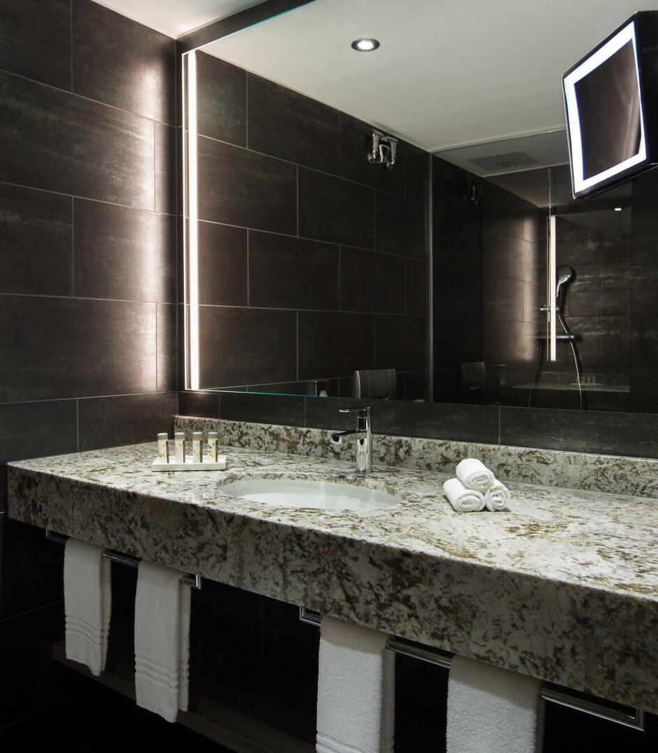 Photo - Renaissance Hamburg Hotel