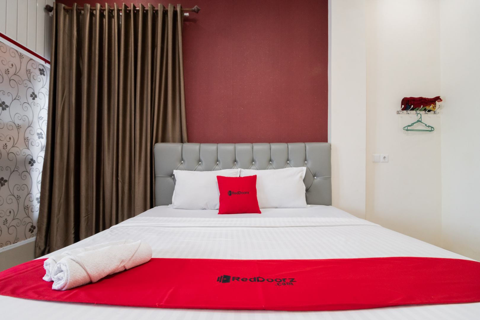 RedDoorz Syariah near Minangkabau International Airport