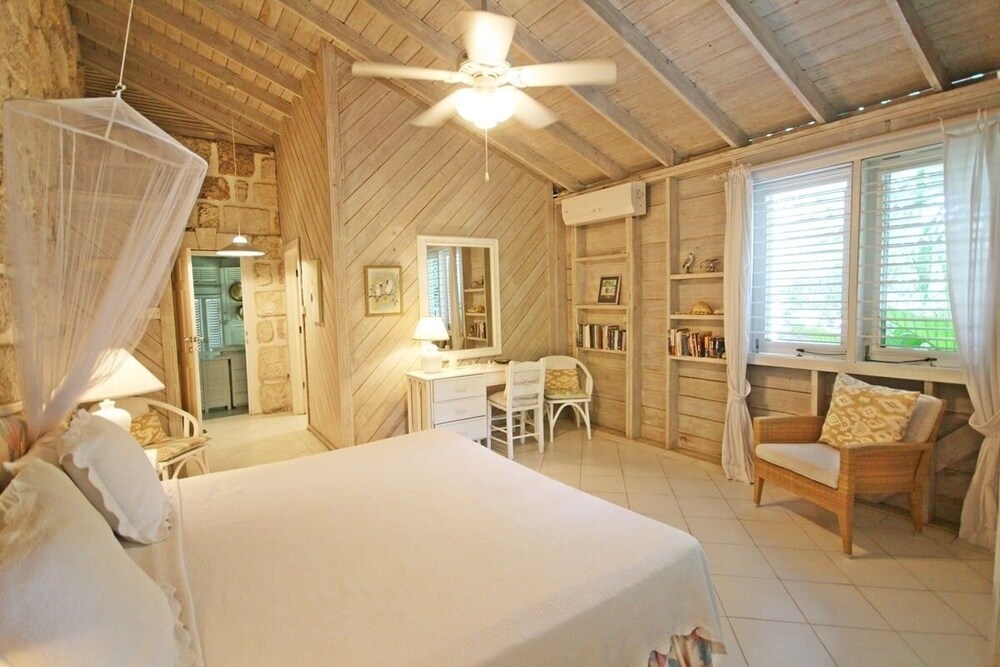 Charming 2-Bed Cottage By Beach by BSL Rentals — фото 1