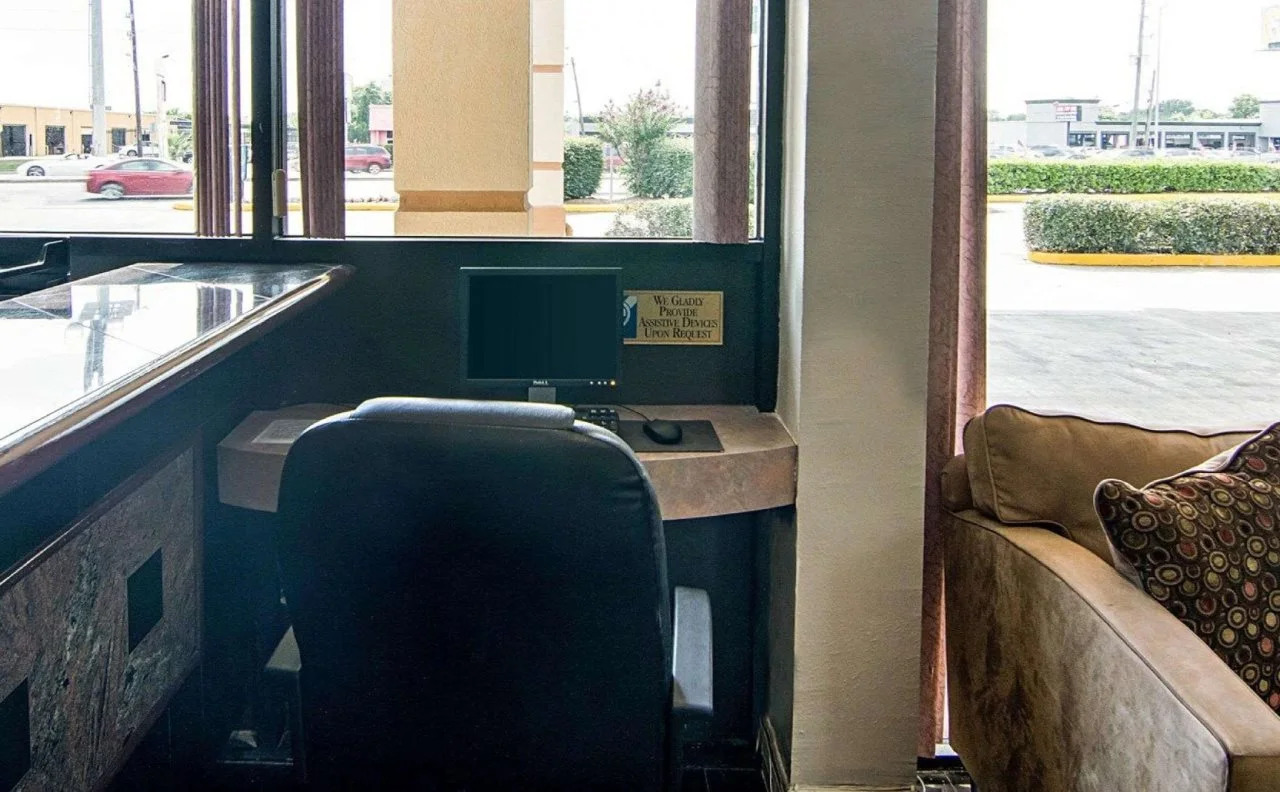 Foto - Econo Lodge Inn & Suites West - Energy Corridor