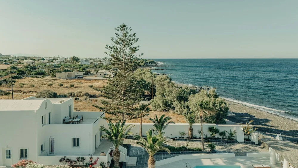 Photo - Damma Beachfront Luxury Villa