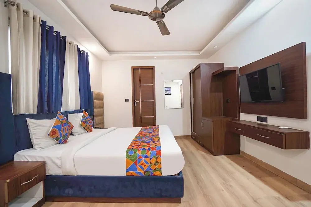 Foto - FabHotel Golden Eye Inn - Nehru Place Market