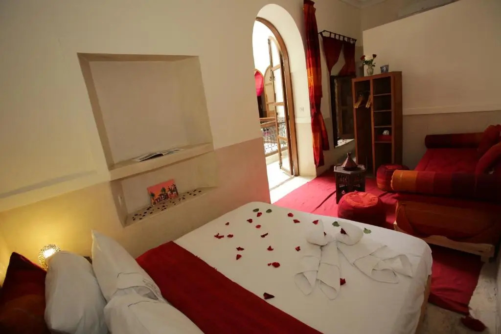 Photo - Riad white flowers