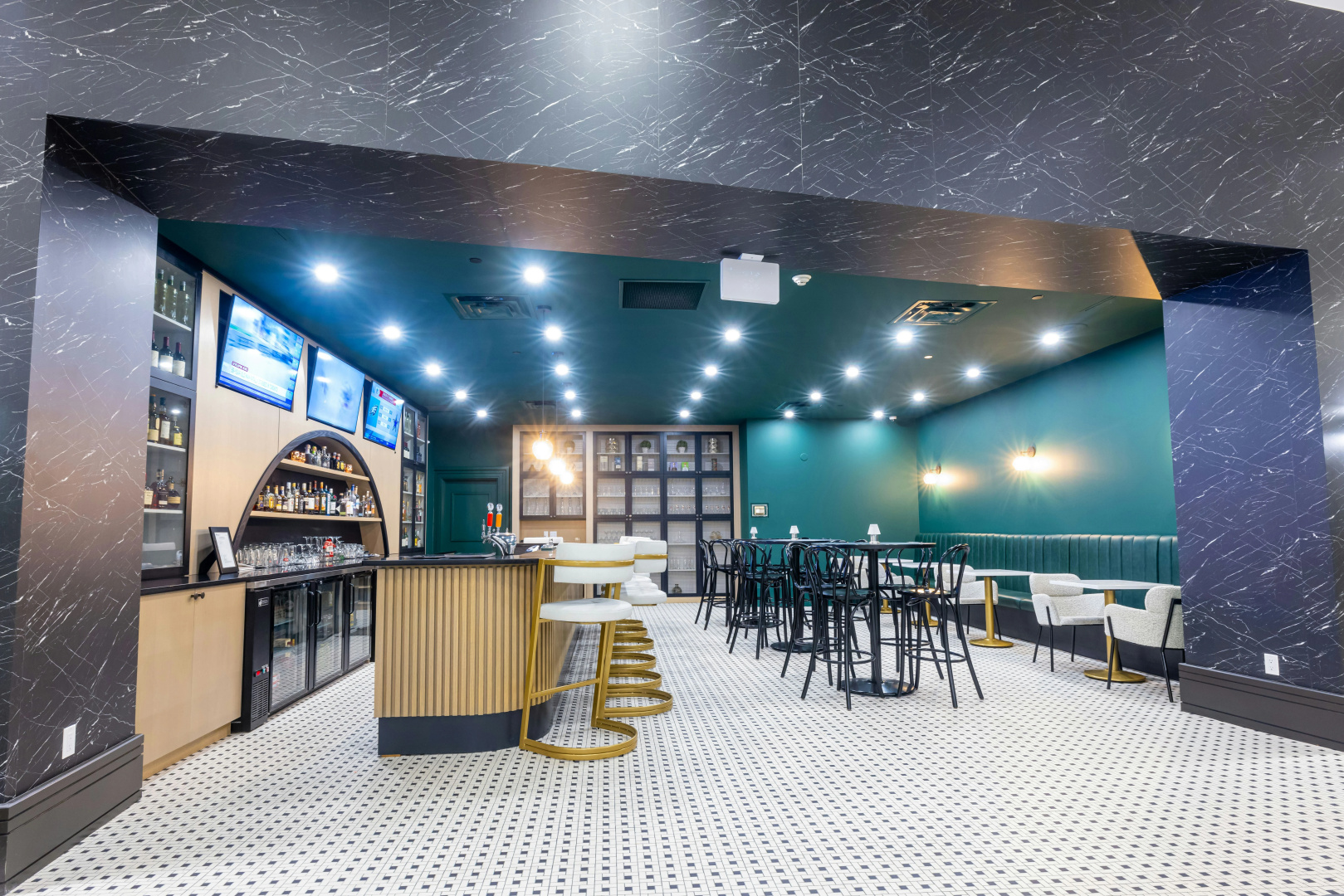 Photo - DoubleTree by Hilton Calgary North