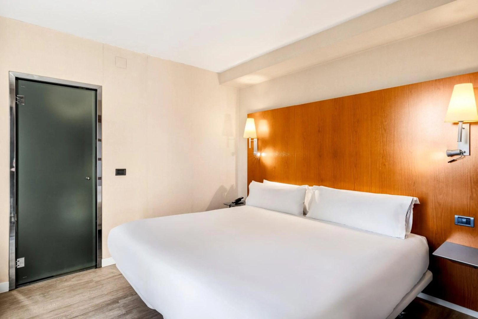 Photo - B&B Hotel Zaragoza Los Enlaces Estacion