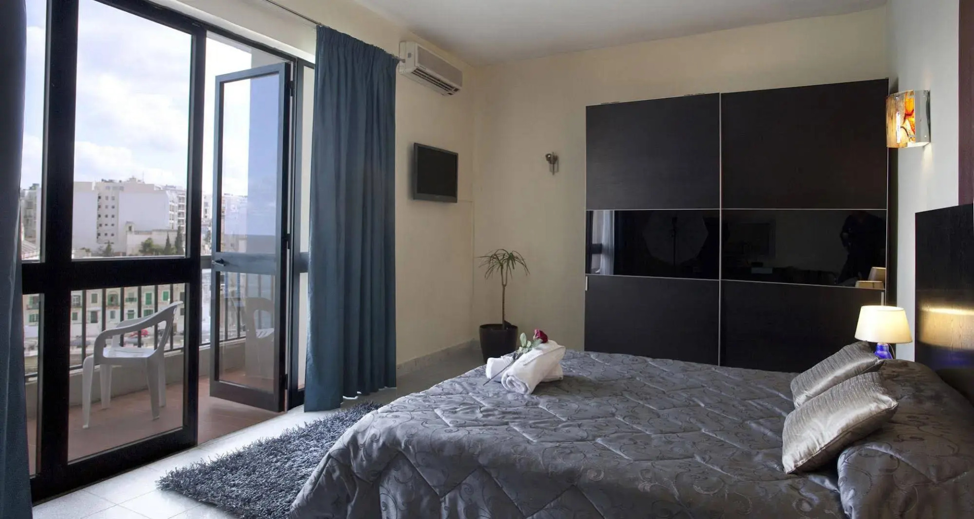 Foto - St. Julian's Bay Hotel