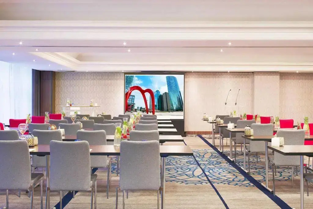 Photo - Renaissance Paris La Defense Hotel