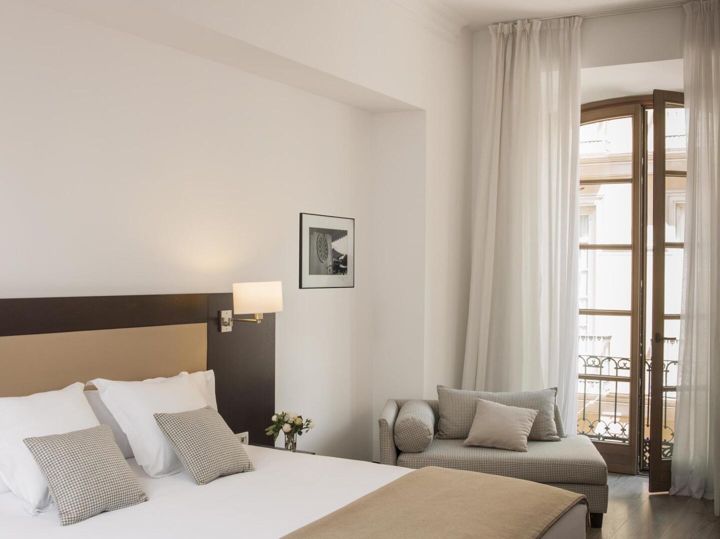 Photo - Molina Lario