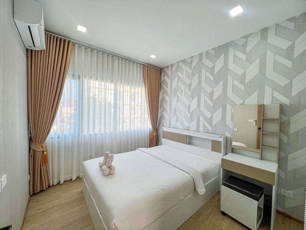 Phattharasaya Home