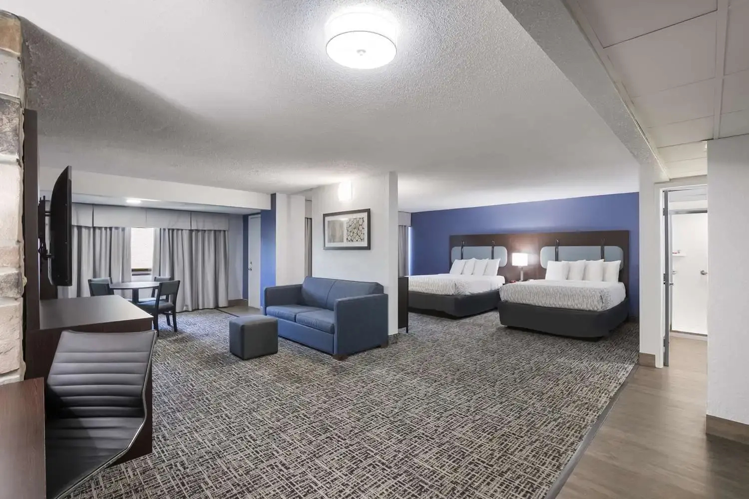 Photo - SureStay Plus Hotel by Best Western Gatlinburg
