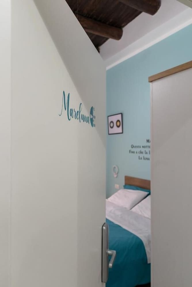 Foto - Yes I Know My Room - Storico