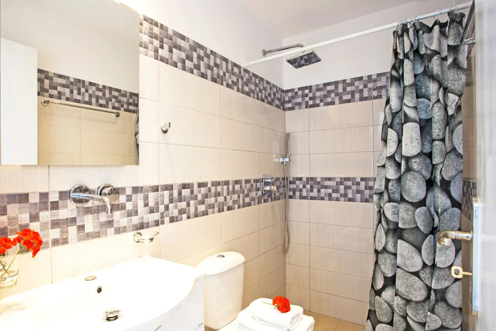 Foto - Birds Villa Apartments with Heated Pool - Including Car and Breakfast