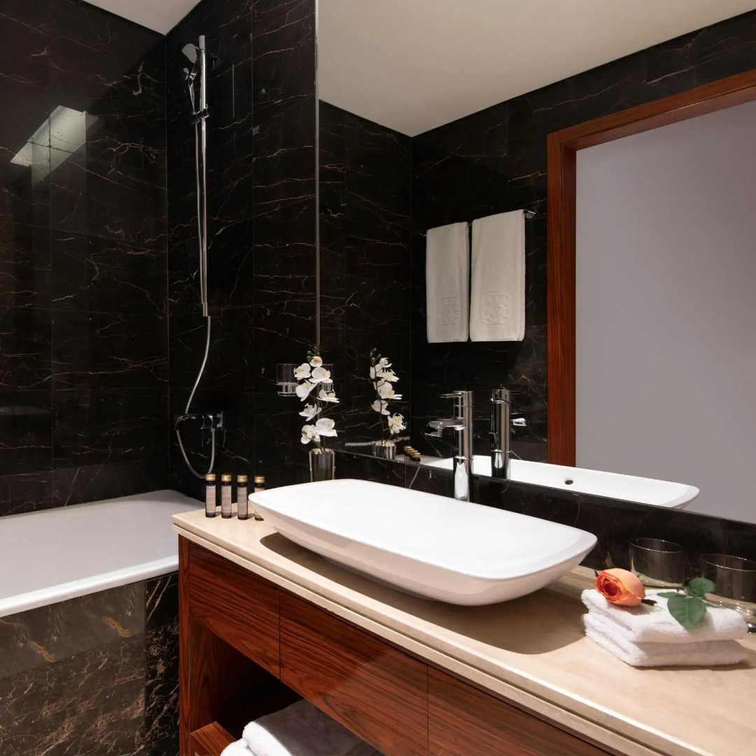 Photo - The Bentley Luxury Hotel and Suites