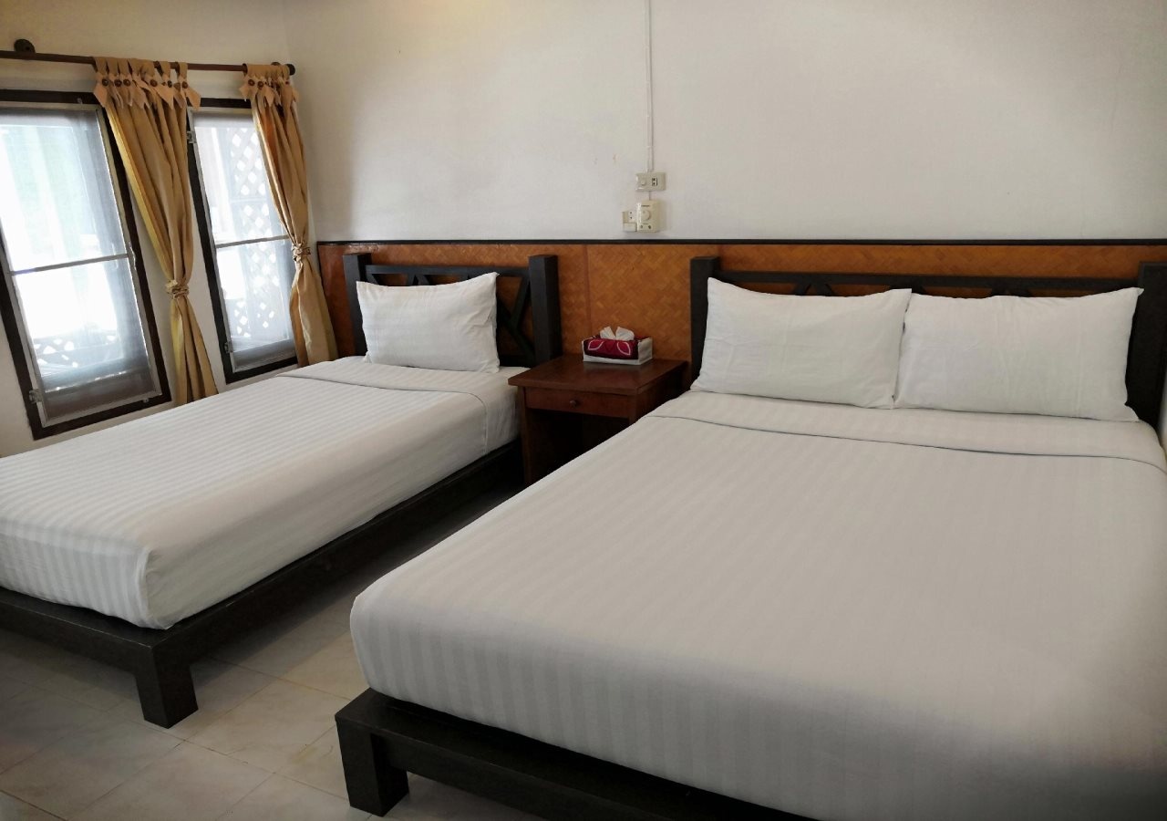 Sairee Hut Resort